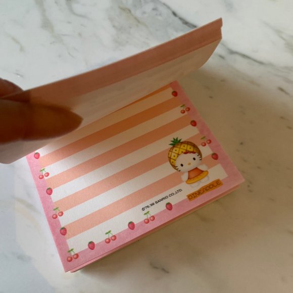 Lot of 2 VINTAGE 90S Y2K Hello Kitty Memo Pads - Picture 10 of 12